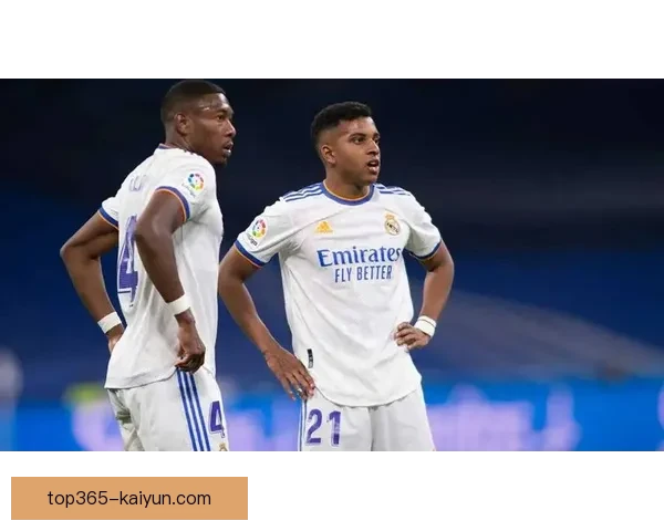 德甲转会市场动荡，新星加盟助力球队备受期待冲击冠军